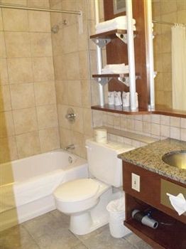 Le Dauphin St-hyacinthe 3*