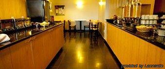 Le Dauphin St-hyacinthe Hotel 3*